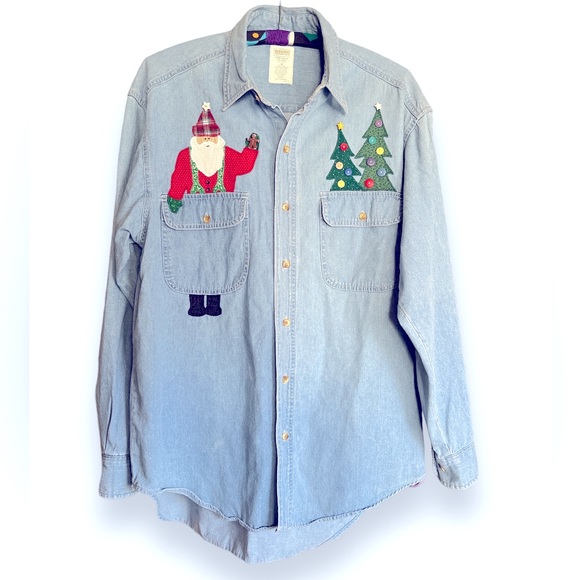 Vintage Old Navy Denim Button Down Shirt Patchwork Santa Xmas Trees Size Medium - Picture 1 of 3
